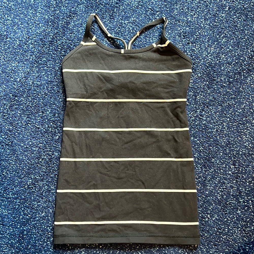 Girls Ivivva shelf bra tank.  Size 6